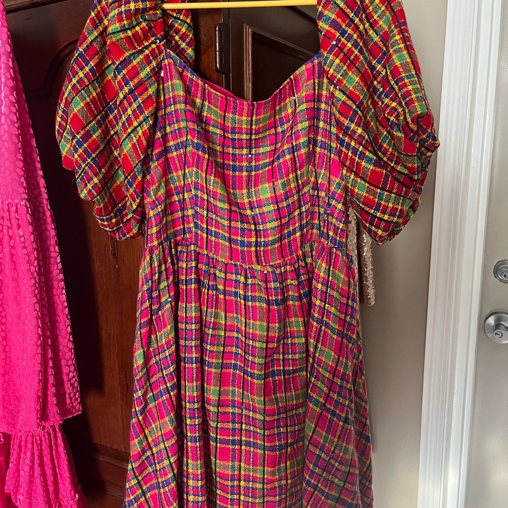 QOS HOT PINK PLAID POOF SLEEVE DRESS
NWT size large